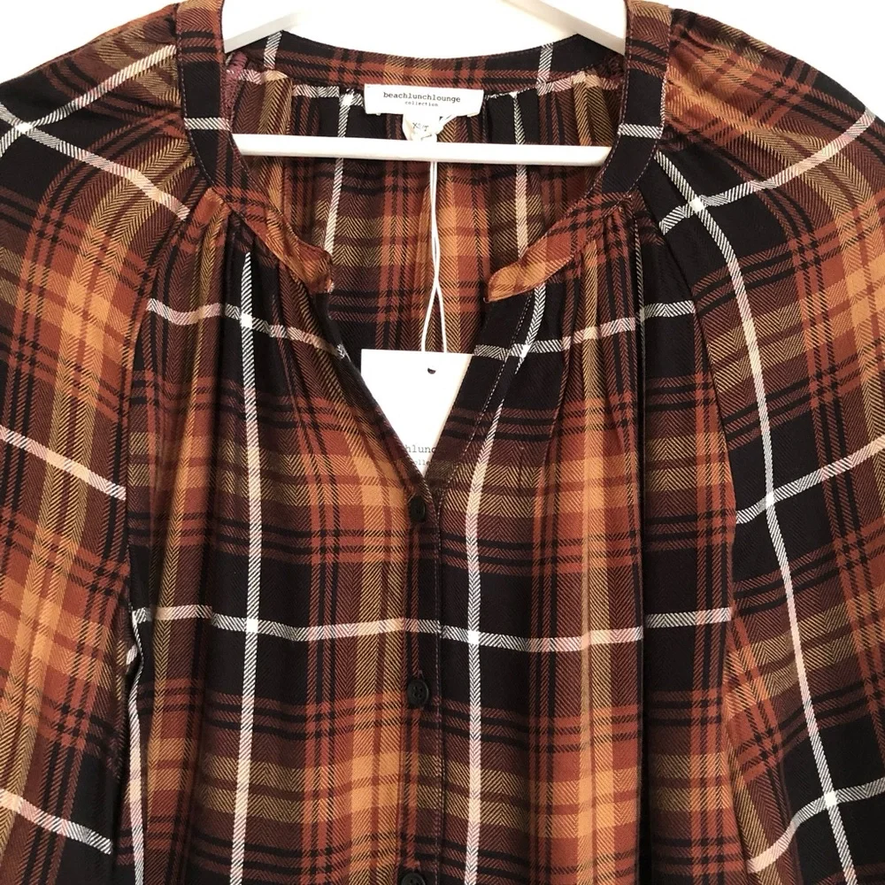 NWT beachlunchlounge Brown / Black Plaid Ruffle Cuff Top Size XS - Picture 3 of 9